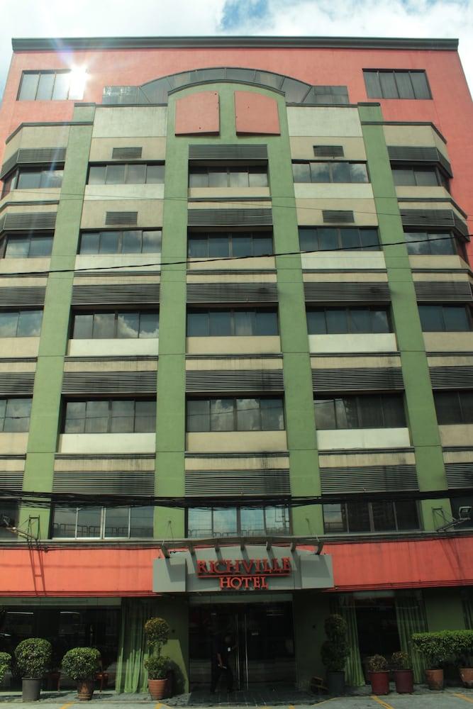 โรงแรมริชวิลล์ Mandaluyong ภายนอก รูปภาพ